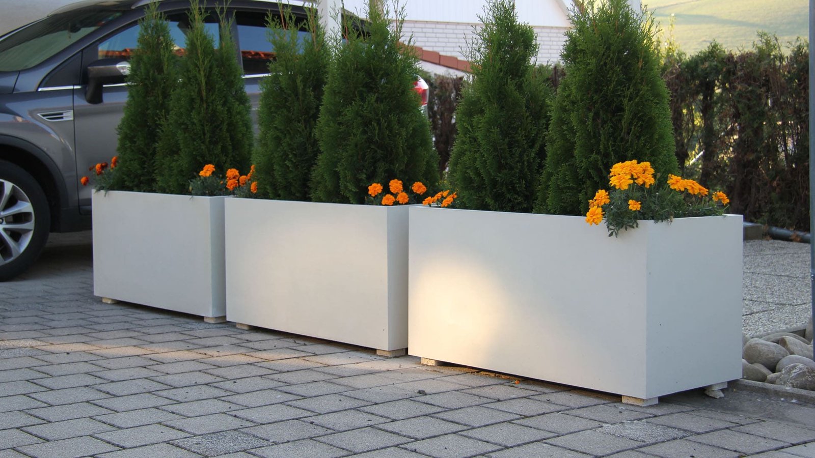 Blumenk&uuml;bel aus Beton f&uuml;r Ihr Haus und den Garten