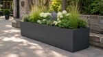 Pflanzkübel Aluminium aus 2 mm Aluminiumblech mit Pulverbeschichtung. Wetterfest, UV-resistent und frostbeständig bei Wasserablauf. Ideal für Garten, Terrasse und Eingangsbereiche.